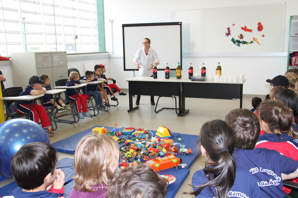 30092016 Atividade na Brinquedoteca com crianças da Escola Estadual Rui Barbosa Kelly Reis (10).JPG