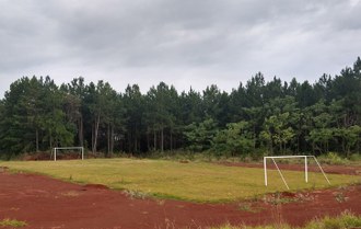 Foto do campo de futebol do Campus Laranjeiras do Sul.