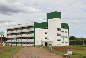 Foto do prédio do Bloco A do Campus Laranjeiras do Sul.