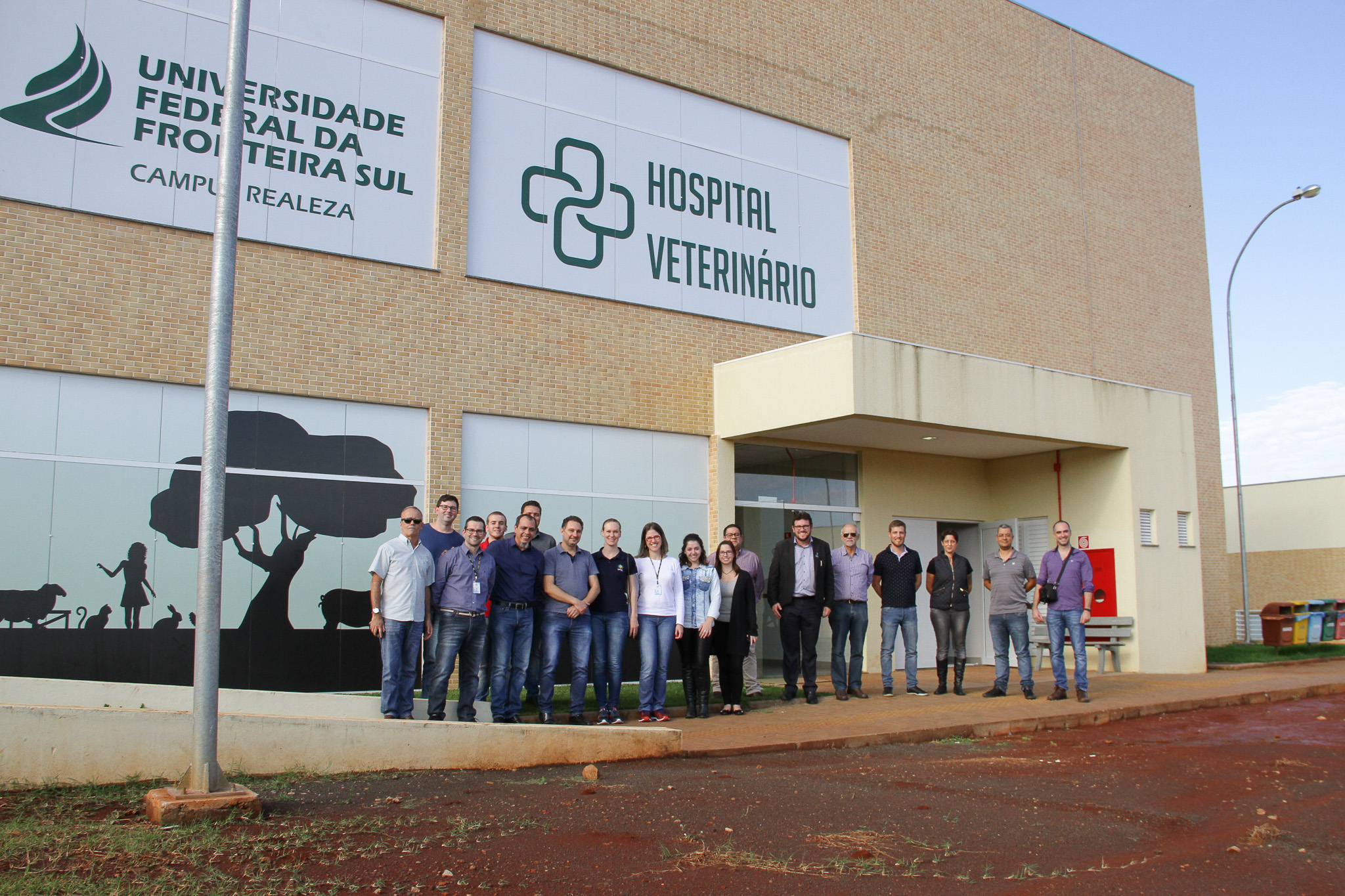 Hospital Veterinário Universitário da UFFS recebe visita 