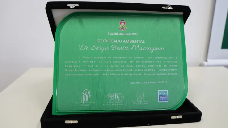 Bosque Fronteira da Memória recebe Certificado Ambiental Dr. Sérgio Benito Maccagnini
