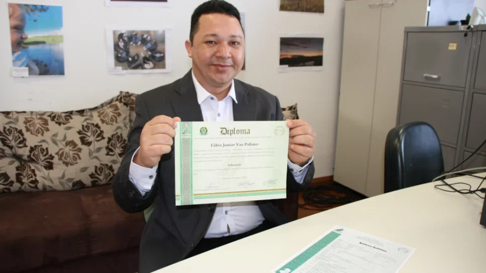 Diplomado o primeiro acadêmico indígena do Mestrado Profissional em Educação
