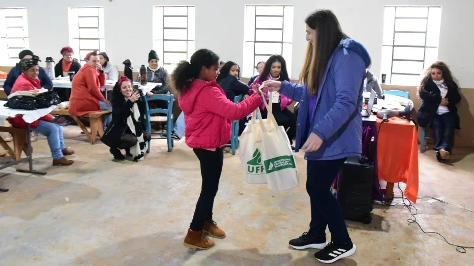 Servidora do Campus Passo Fundo coordena projeto Raízes em Movimento