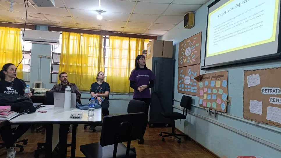 Projeto de extensão visa organizar e otimizar o uso de laboratórios de ciências