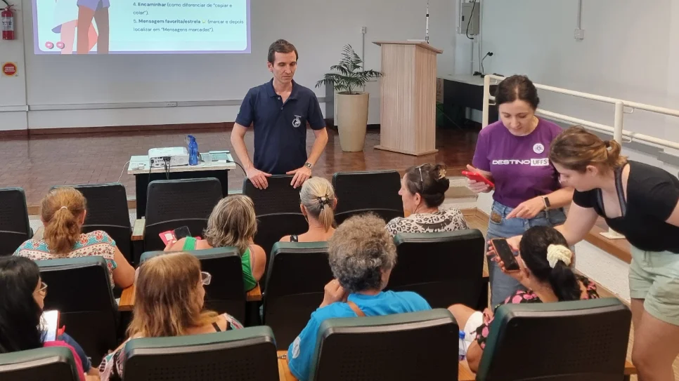 UFFS promove primeira edição do projeto “Universidade Sênior” com foco na inclusão digital de idosos