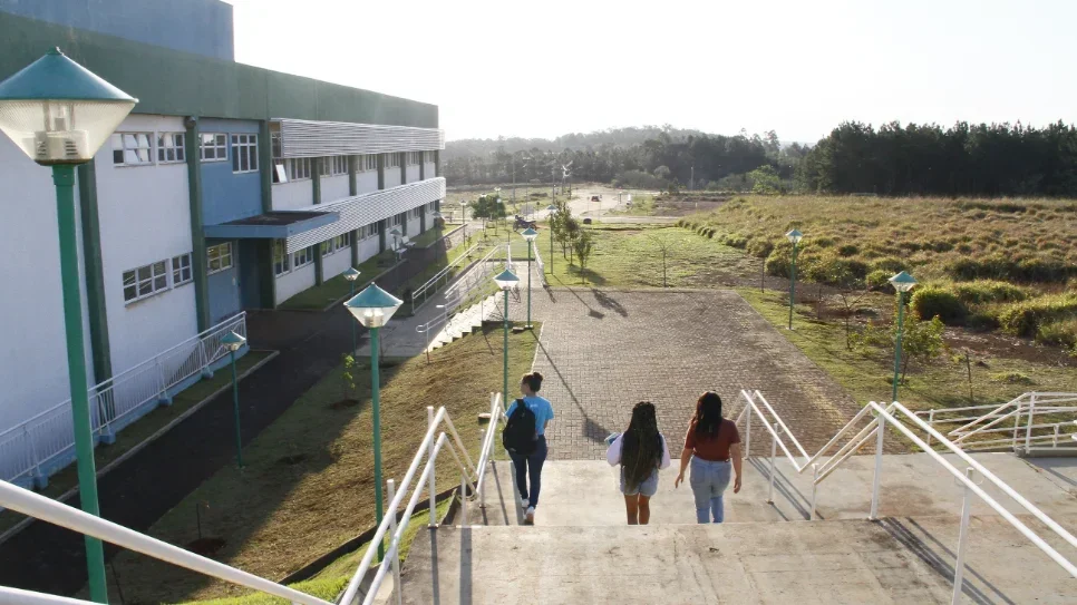 Campus Laranjeiras do Sul seleciona estudantes para monitorias de ensino